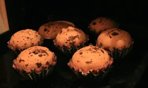Jak długo piec muffinki, by uniknąć zakalca i uzyskać idealną konsystencję